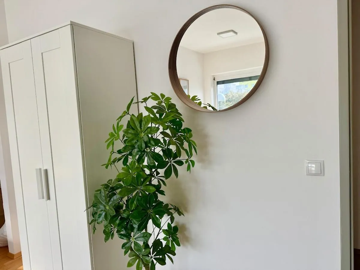 130 M2 Stylish 4 Bedroom Apartment With Balcony Vienna