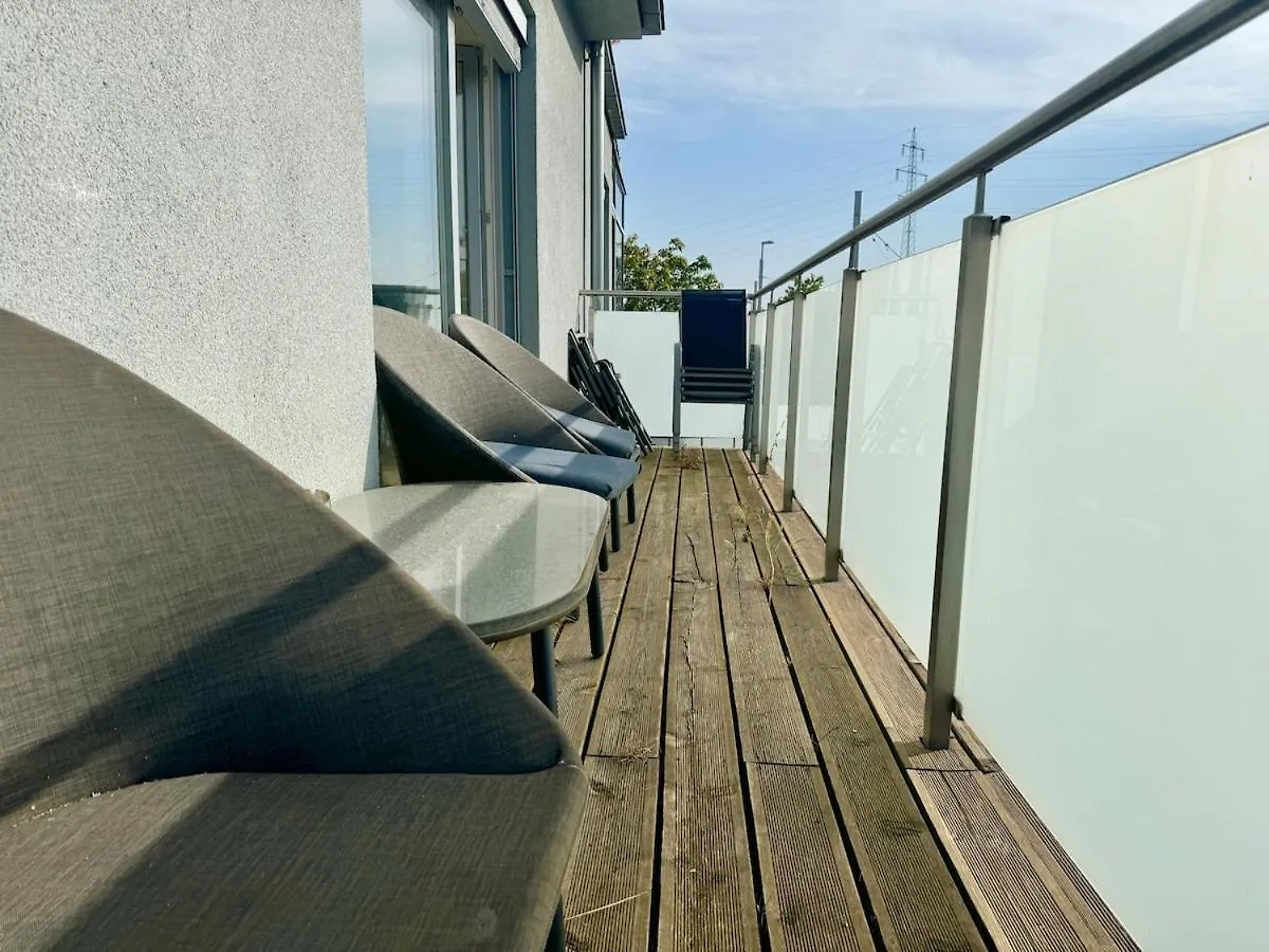 130 M2 Stylish 4 Bedroom Apartment With Balcony Vienna