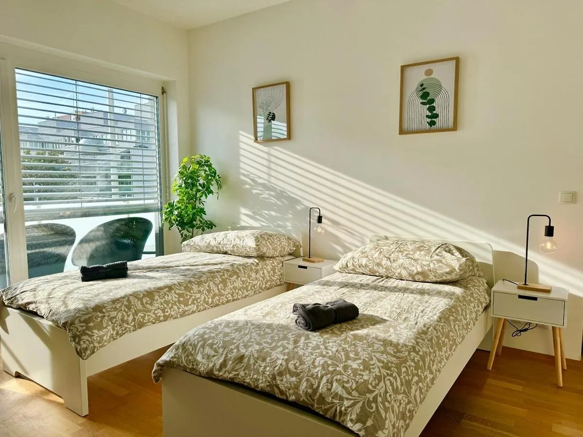130 M2 Stylish 4 Bedroom Apartment With Balcony Vienna Austria