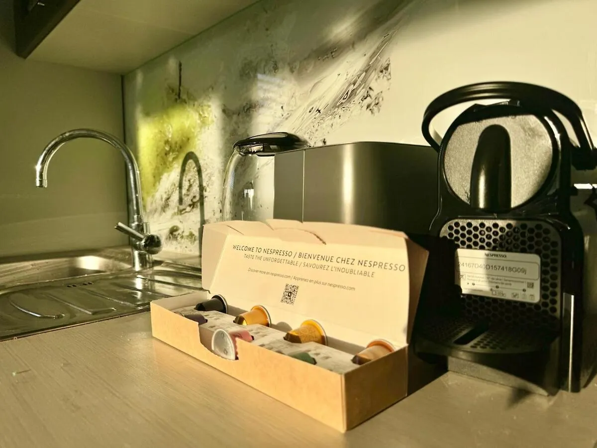130 M2 Stylish 4 Bedroom Apartment With Balcony Vienna