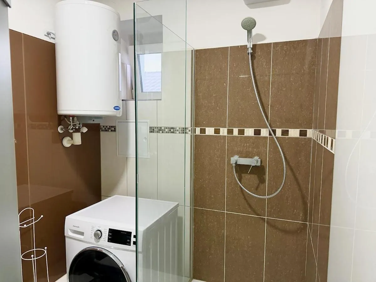 130 M2 Stylish 4 Bedroom Apartment With Balcony Vienna 0*,