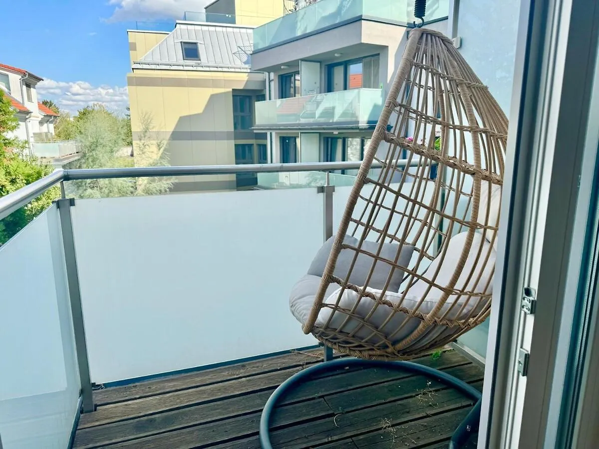 130 M2 Stylish 4 Bedroom Apartment With Balcony Vienna