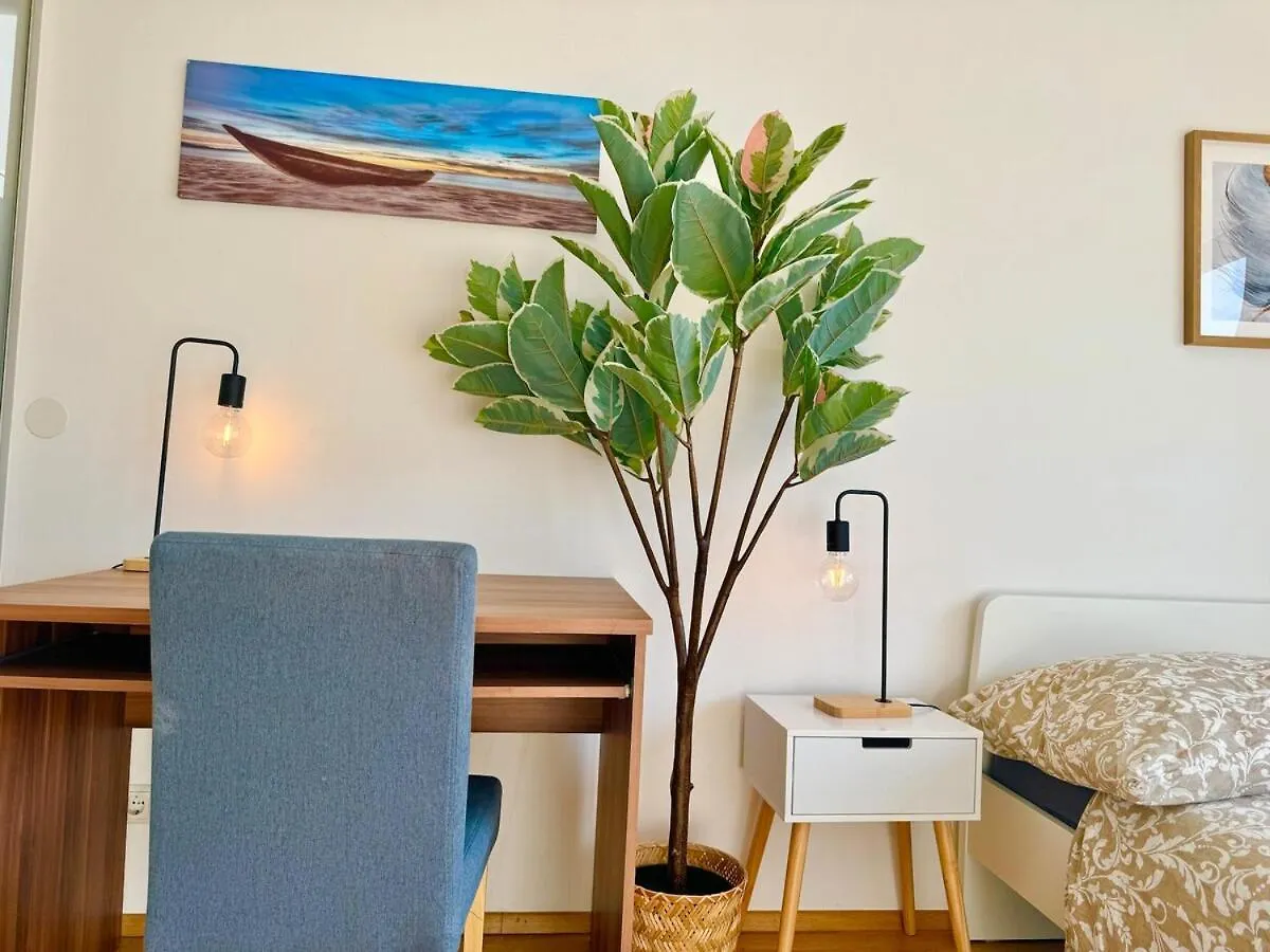 130 M2 Stylish 4 Bedroom Apartment With Balcony Vienna